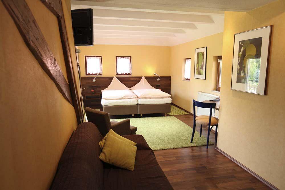 Landhotel Schwarzes Ross Steinsfeld Екстер'єр фото